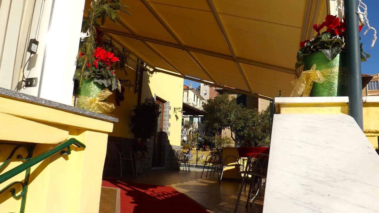 Hotel Azzurro Varazze Εξωτερικό φωτογραφία